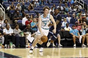 【菜鸟】黄蜂4号秀15中7砍19分&34号秀10分6板3断 埃奇库姆14+6+4