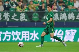 记者:吴少聪昨天踩场训练受伤,今天没有进大名单